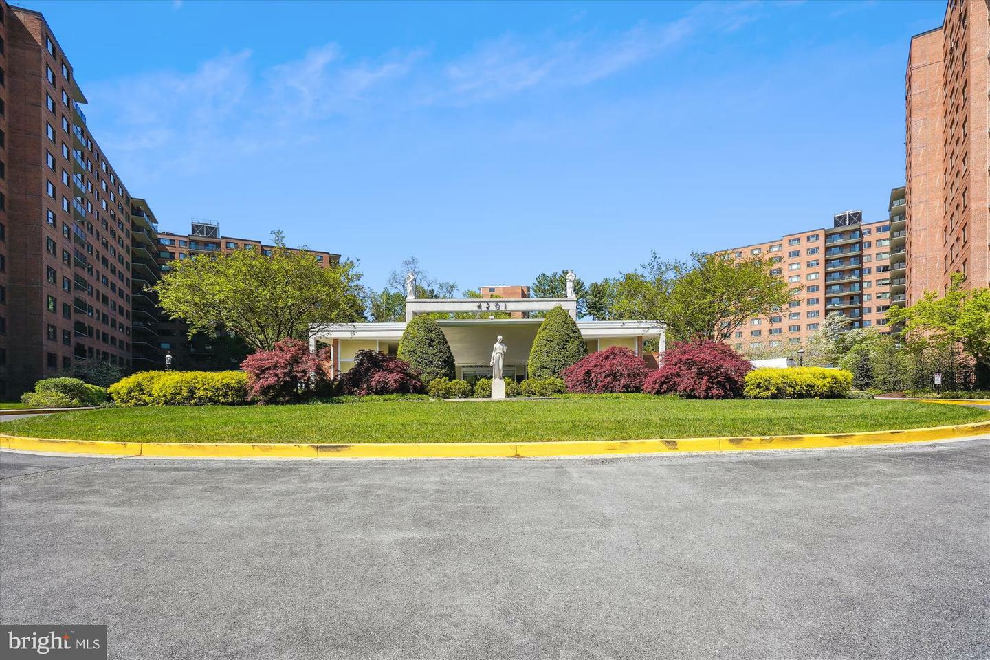 Property Photo: 4201 Cathedral Avenue NW 610W DC 20016