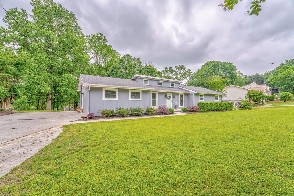 Property Photo: 3012 Brookhaven Circle GA 30720
