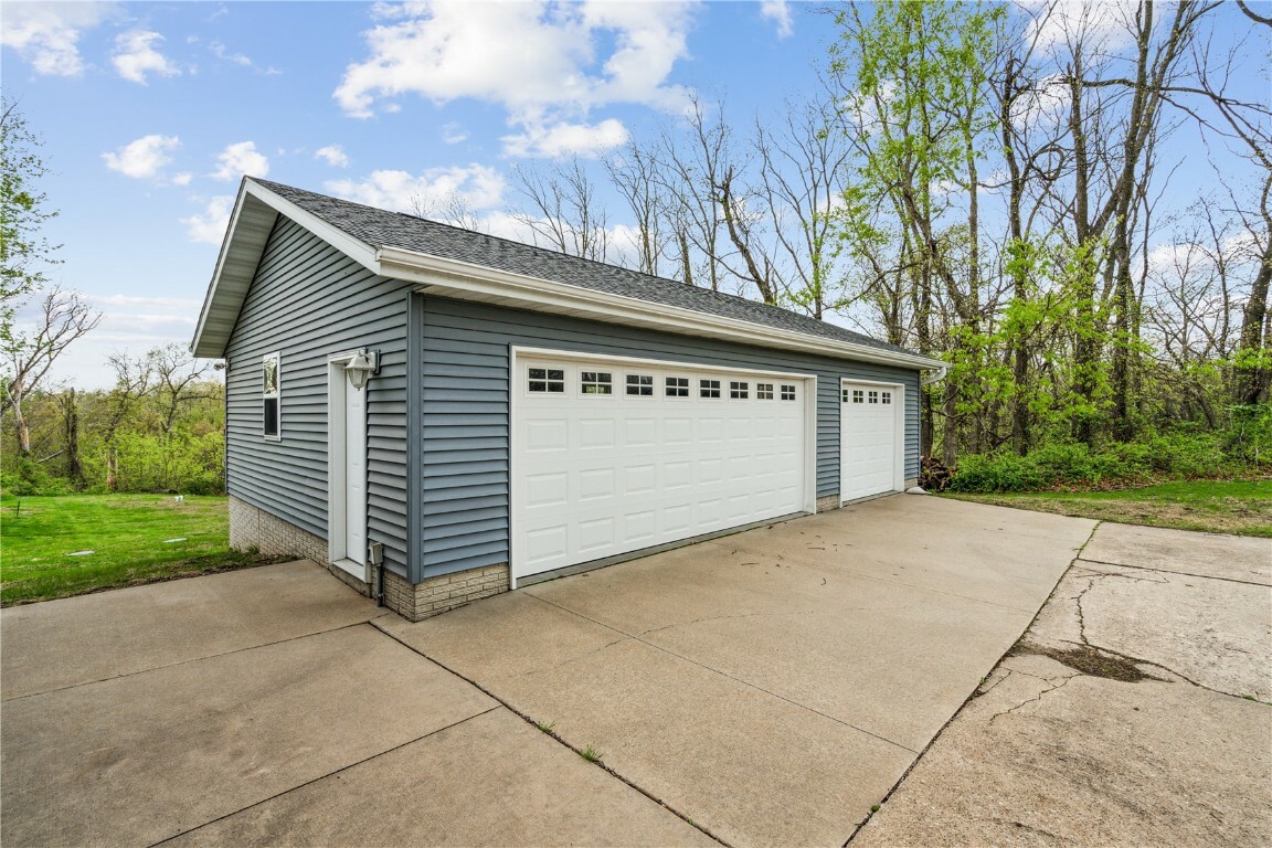 Property Photo: 1635 31st St SE IA 52403