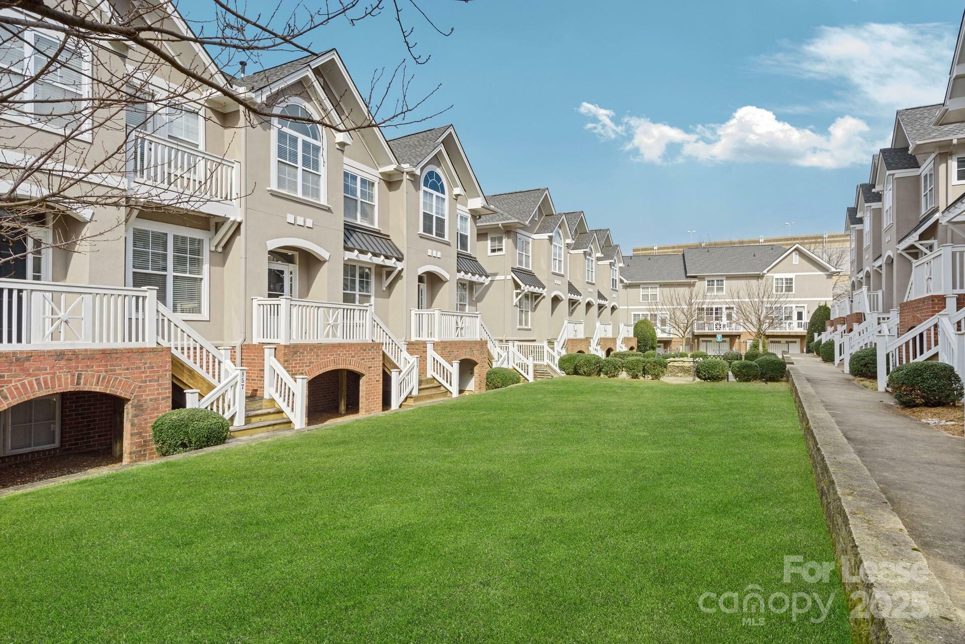 Property Photo: 855 Clarkson Mill Court NC 28202