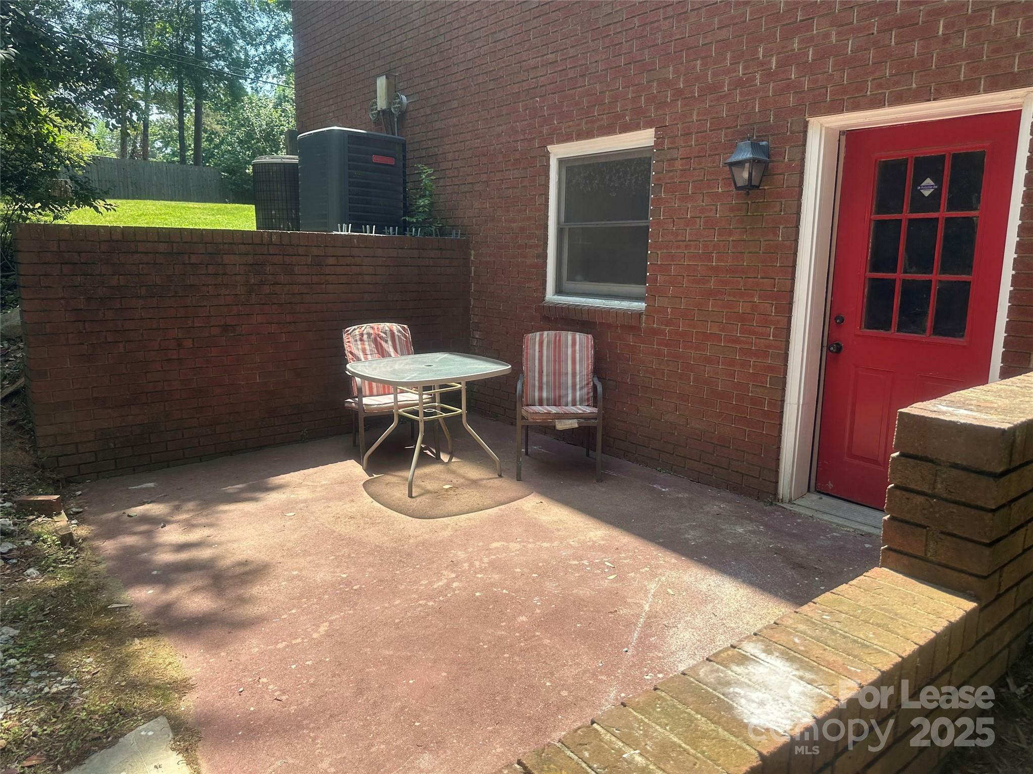 Property Photo: 1122 Autumnwood Lane NC 28213