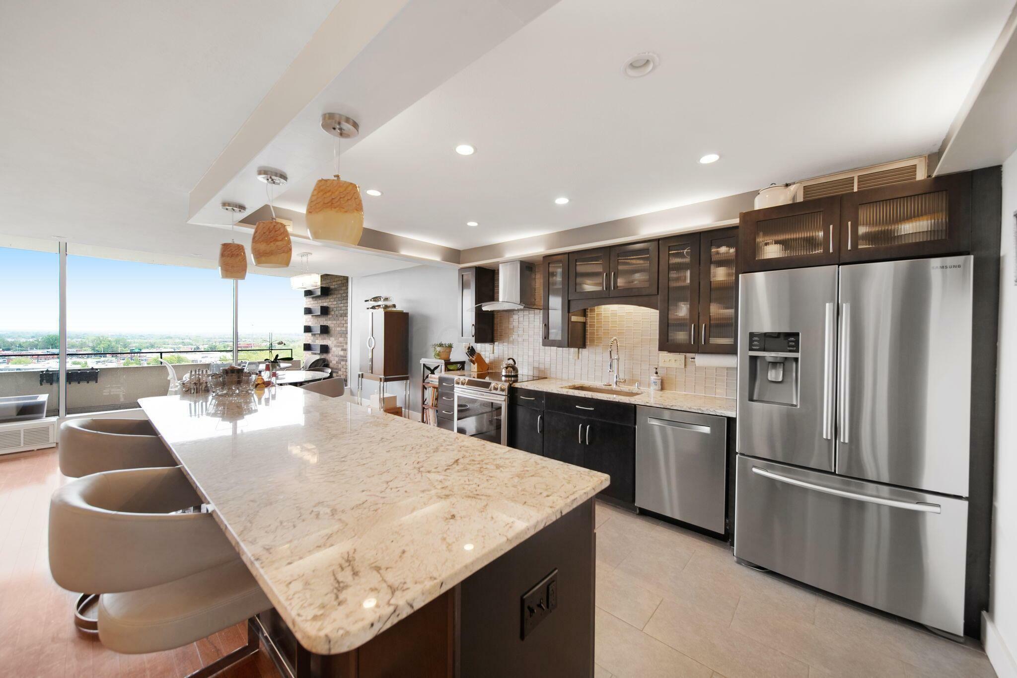 Property Photo: 1000 Urlin Avenue OH 43212