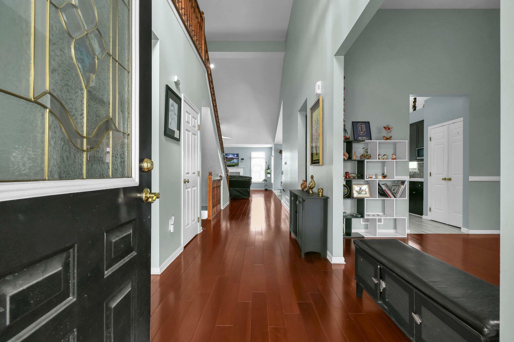 Property Photo: 1895 Creekview Drive OH 43040