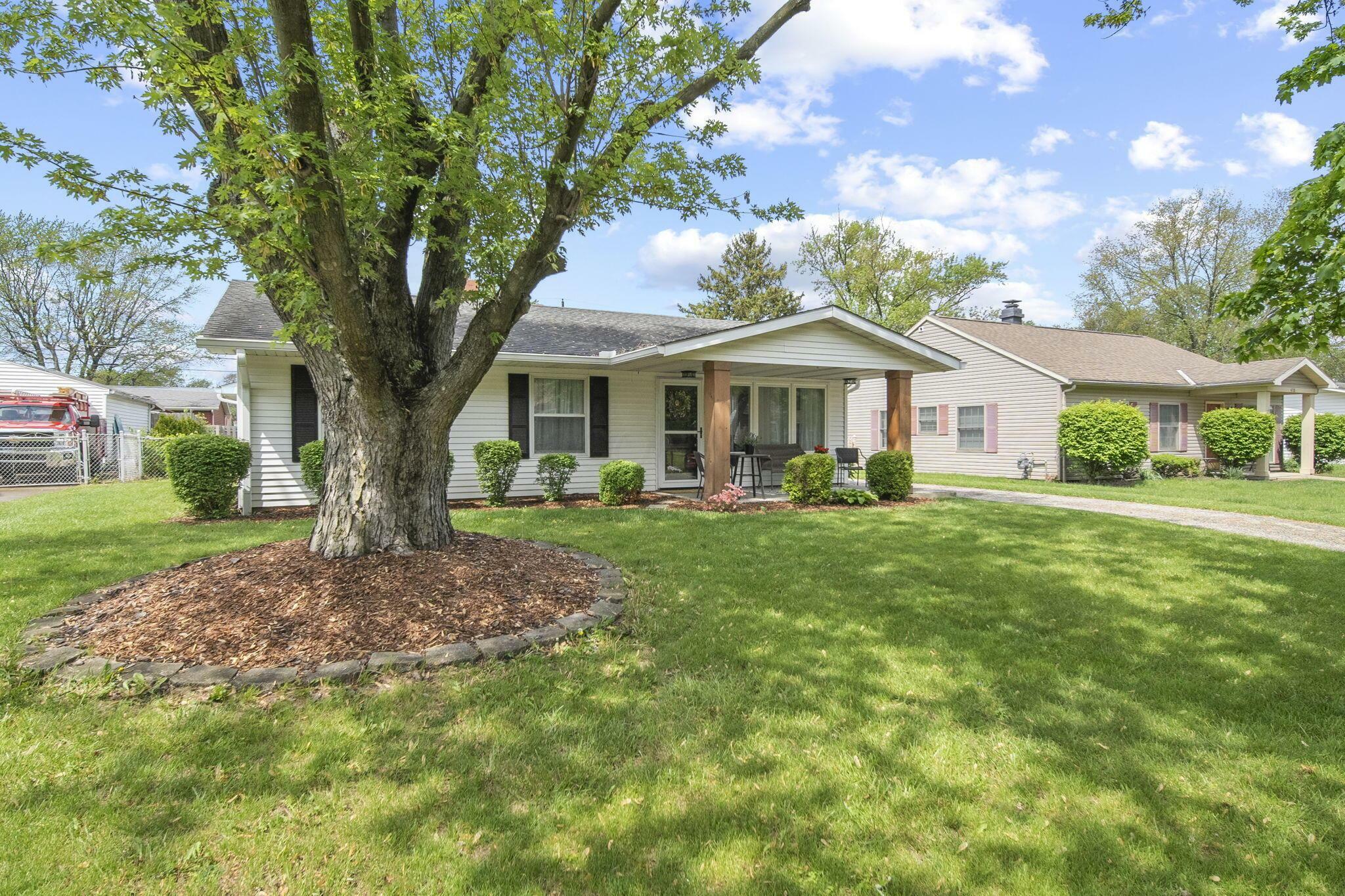 Property Photo: 4726 Hillcrest S Street OH 43026