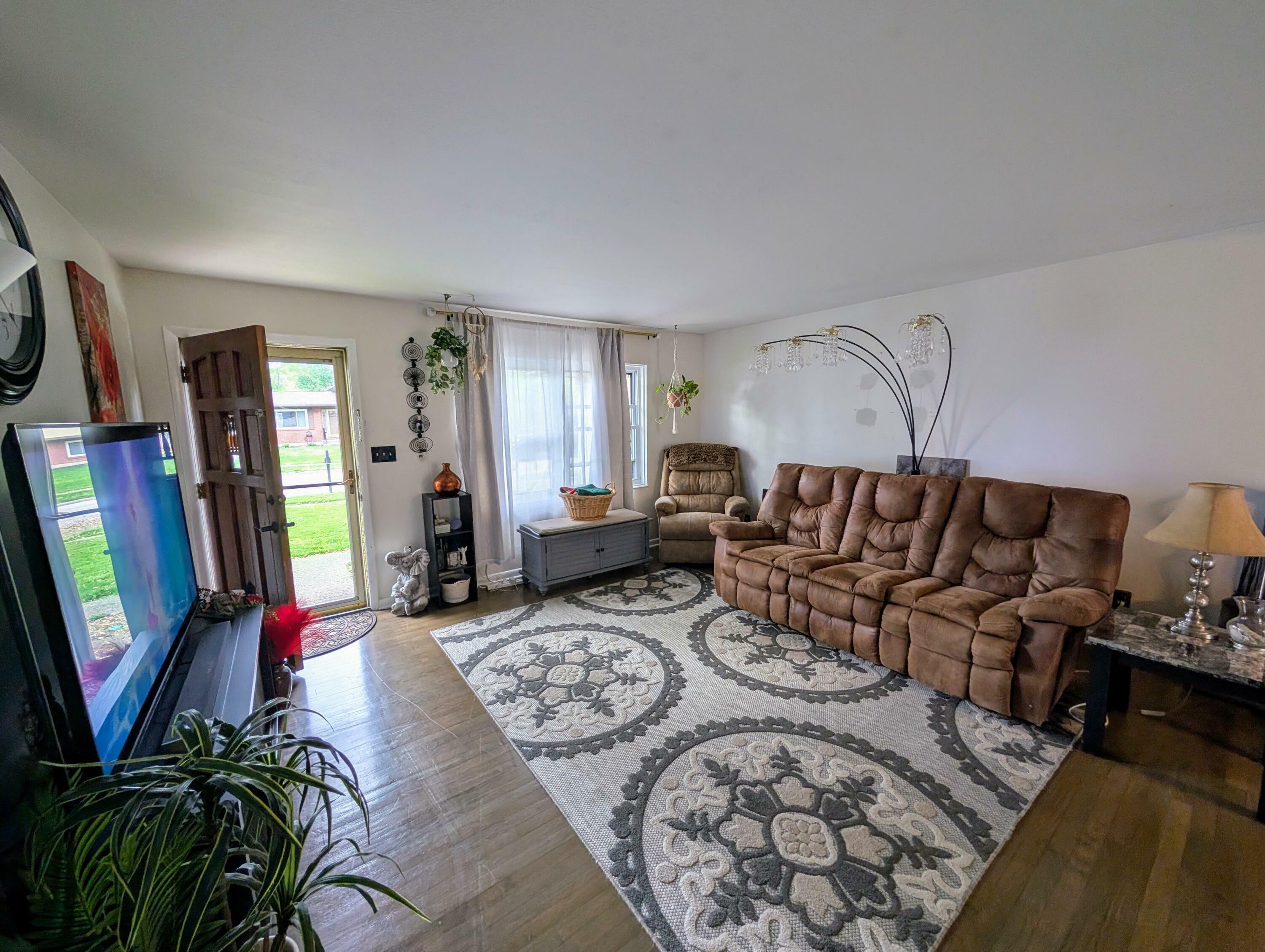 Property Photo: 242 Muskingum Drive OH 43230