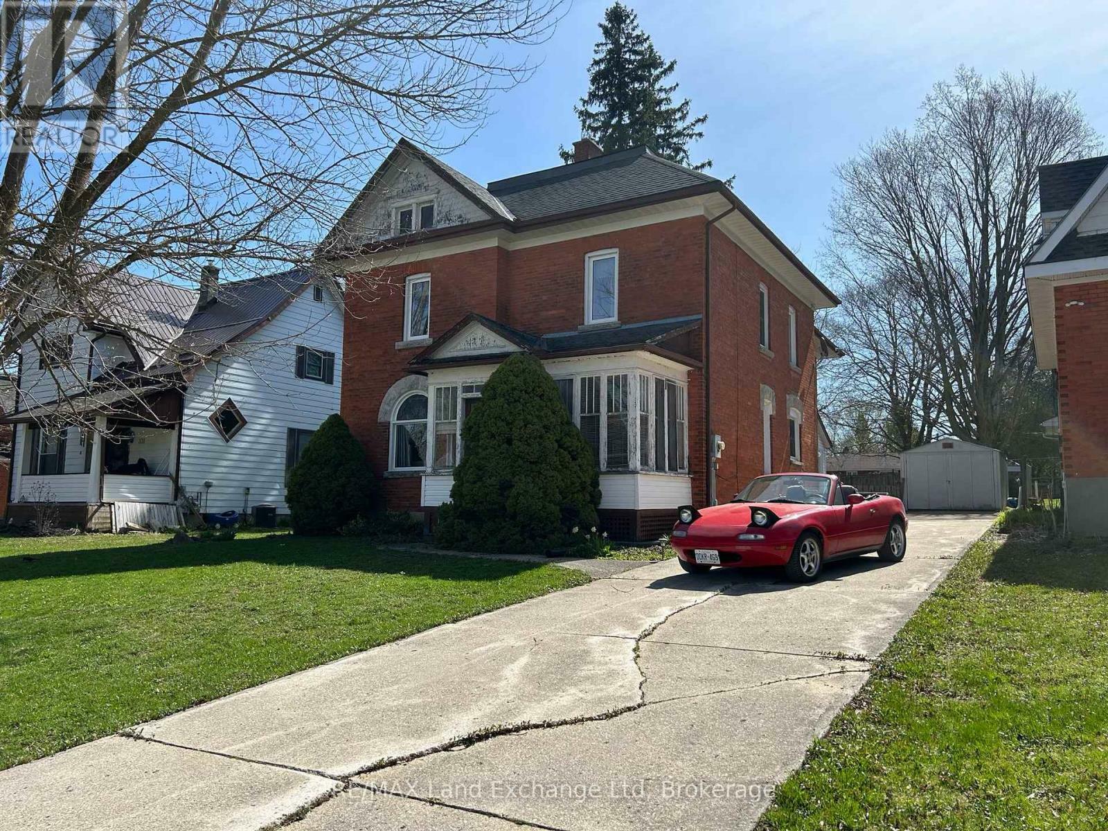 Property Photo: 327 Frances Street ON N0G 2W0