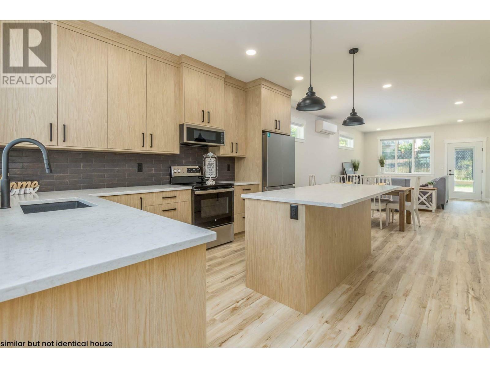 Property Photo: 2374 6 Avenue Southeast BC V1E 0H1