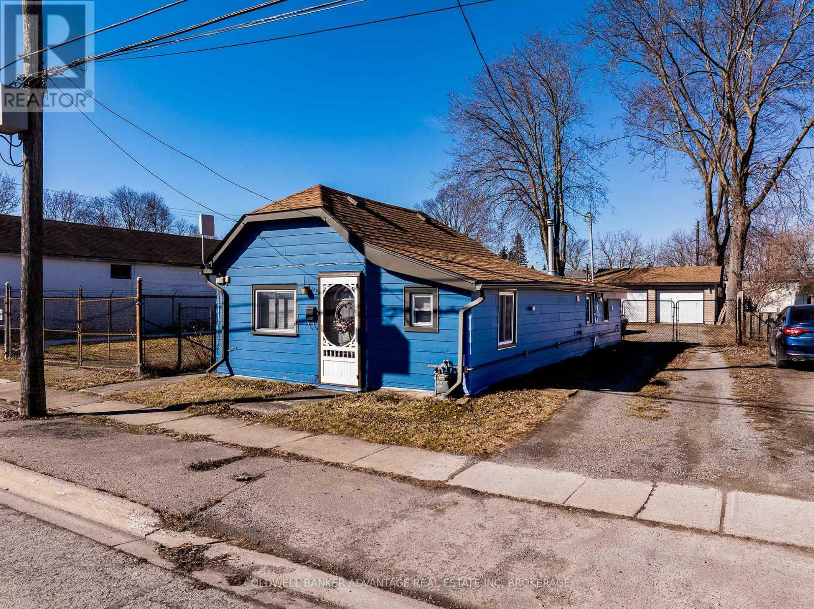 Photo de la propriété: 160 Mellanby Avenue ON L3K 2L8