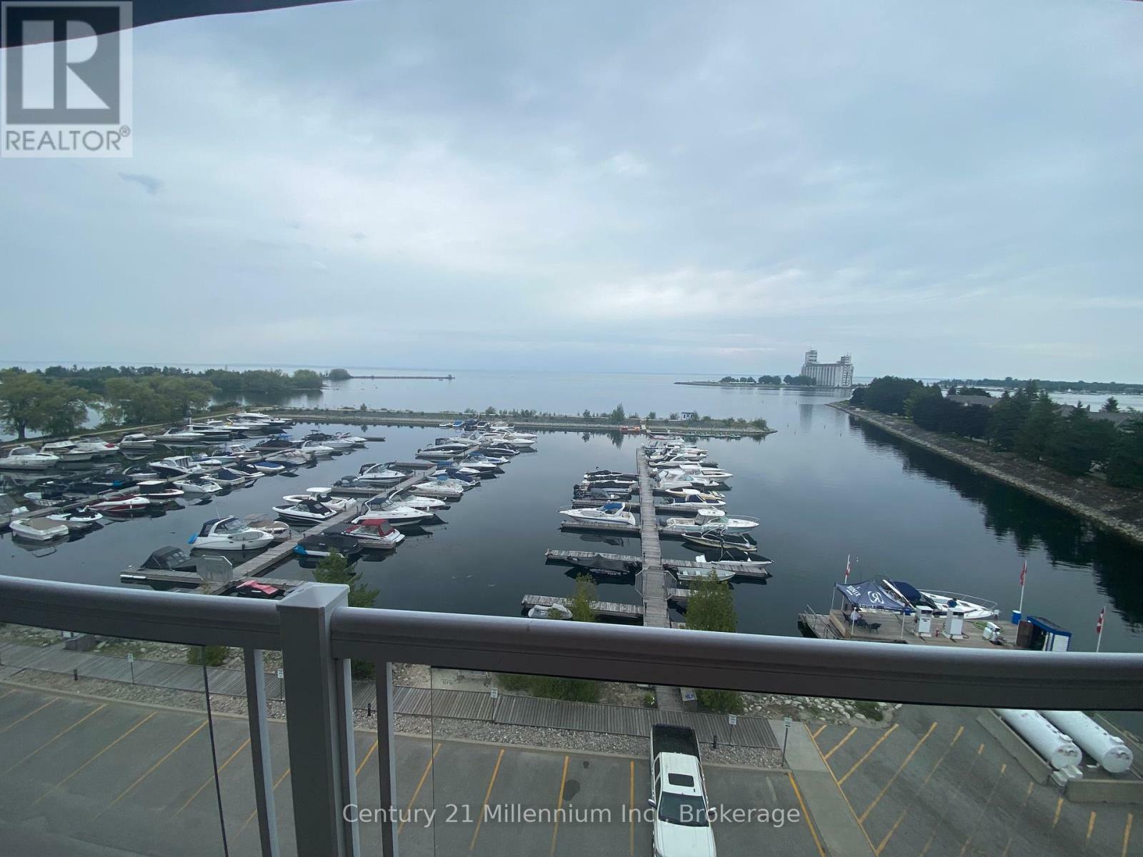 Property Photo: 9 East Harbour Street 6101-03 ON L9Y 5C5