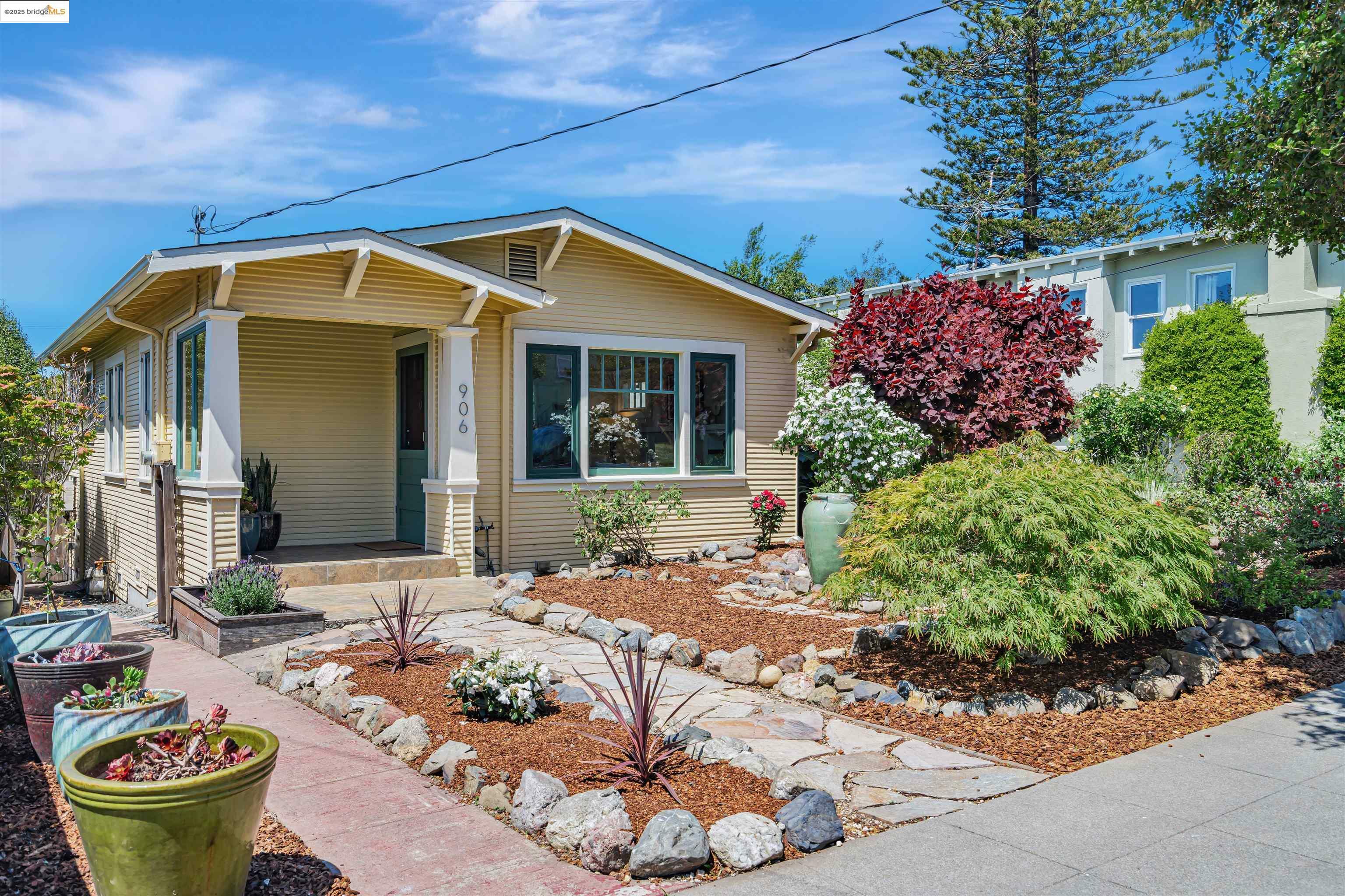 Property Photo: 906 Carmel Ave CA 94706