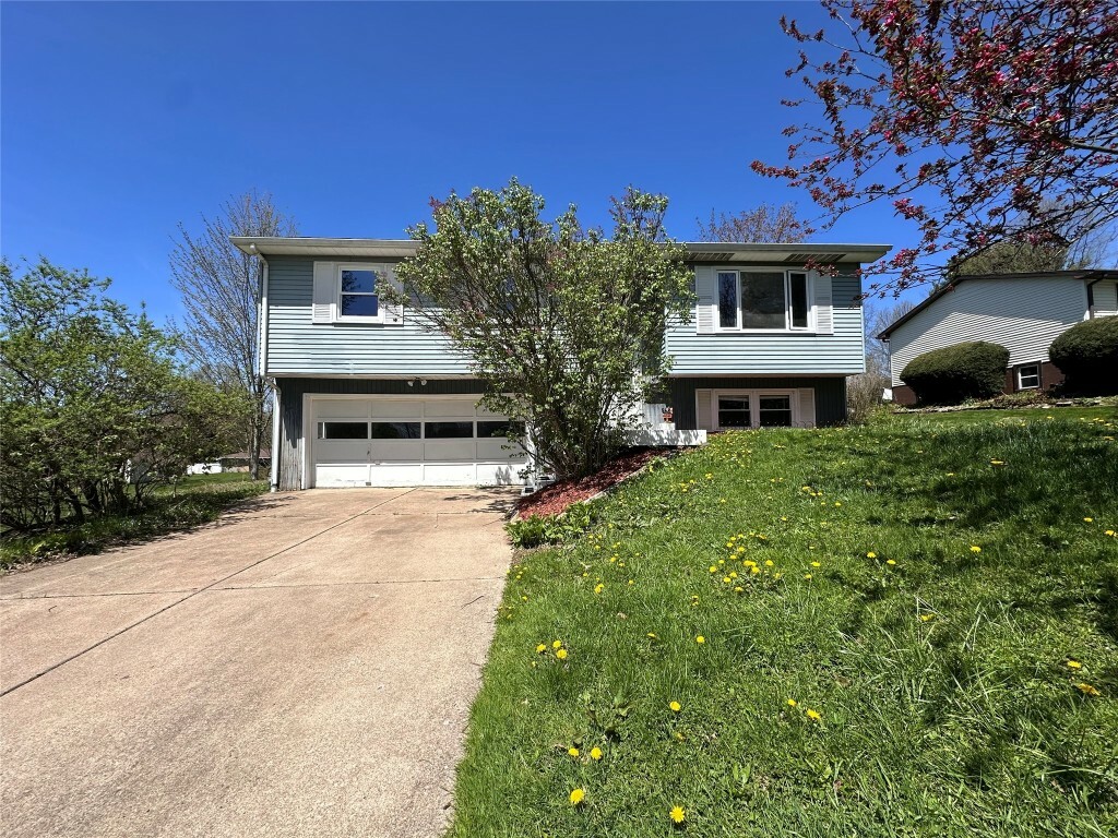 Property Photo: 301 Hillcrest Drive PA 16412