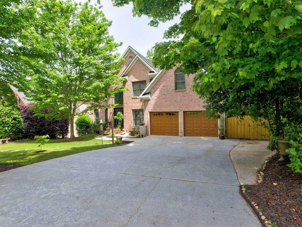 Property Photo: 5105 Tynewick Trace NE GA 30075