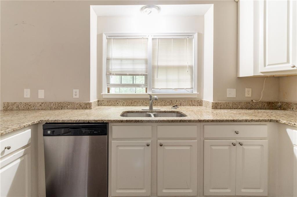 Property Photo: 6416 Vicksburg Court NW GA 30101