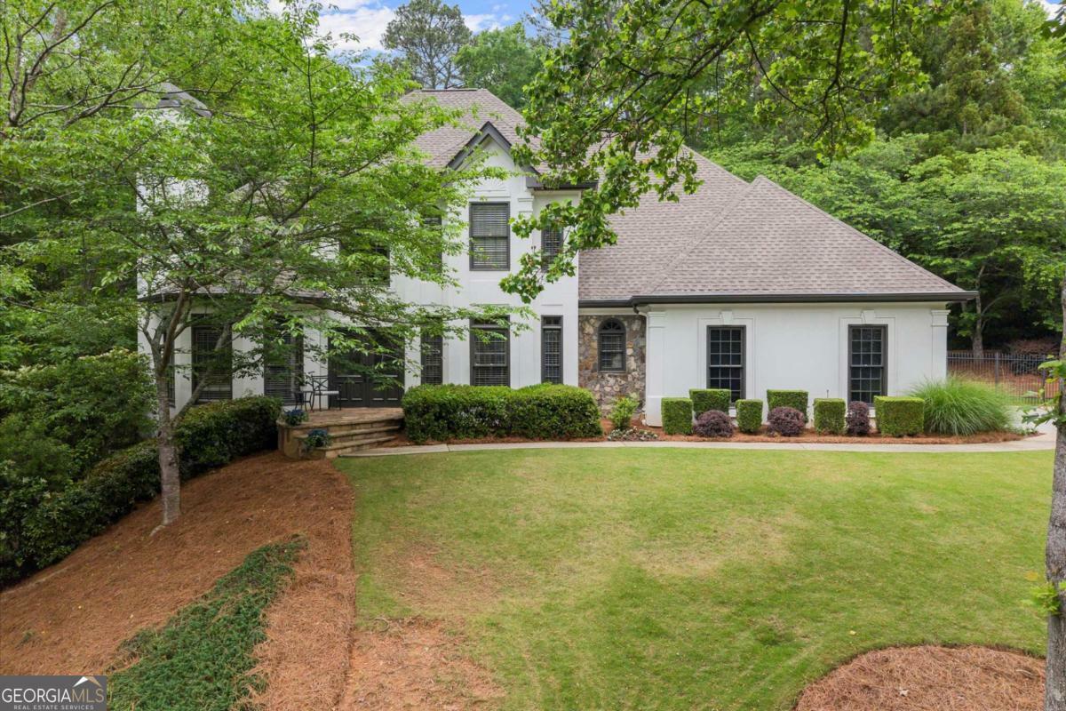 Property Photo: 725 Danbridge Way GA 30076