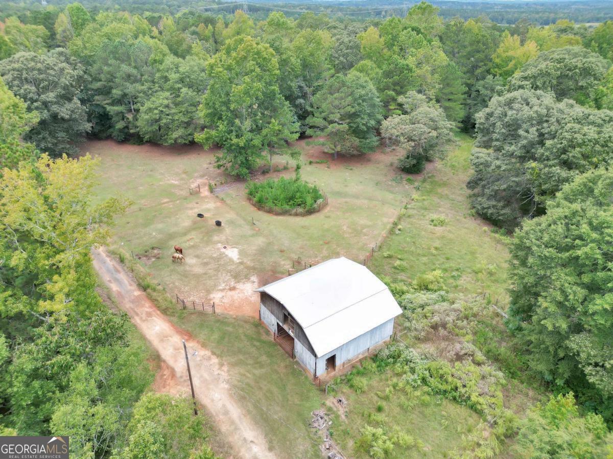 Property Photo: 204 Lunsford Road GA 30233