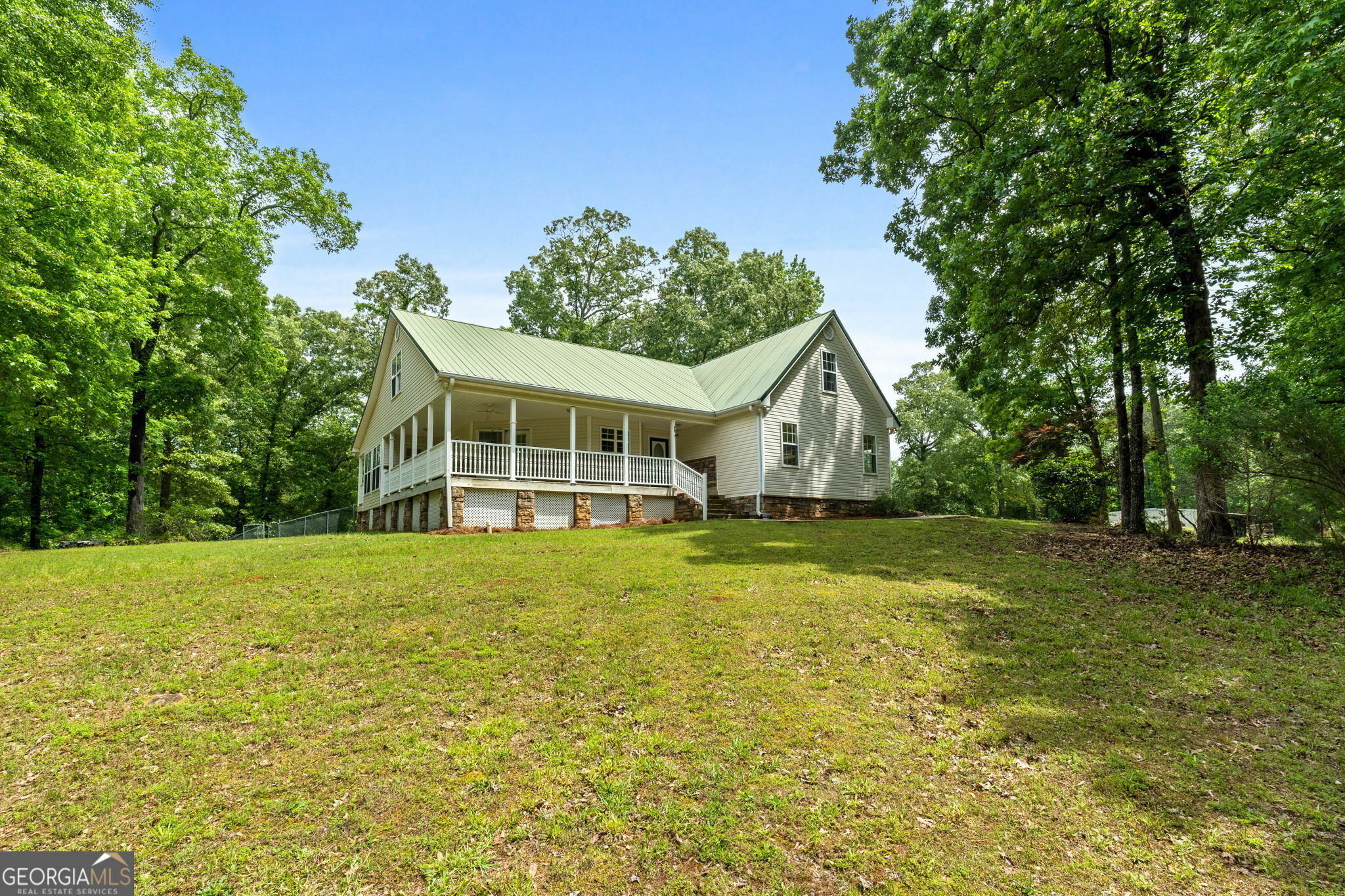 Property Photo: 204 Lunsford Road GA 30233