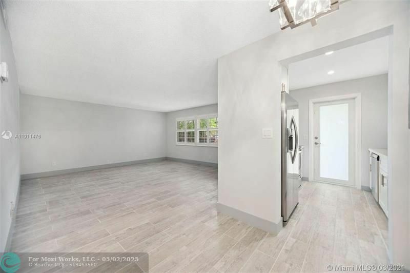 Property Photo: 2500 NE 9th St 105 FL 33304