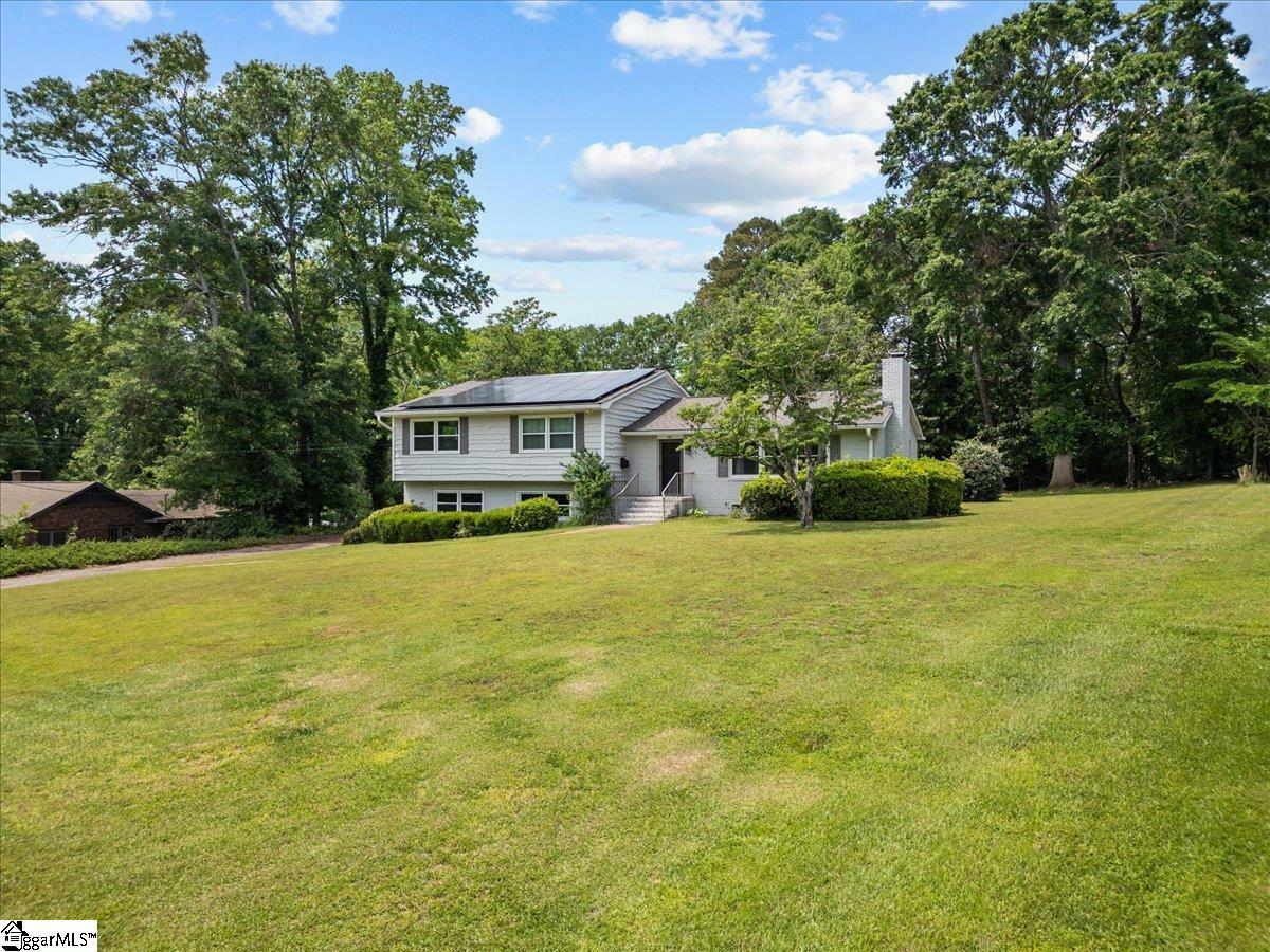 Property Photo: 131 Hillbrook Drive SC 29307