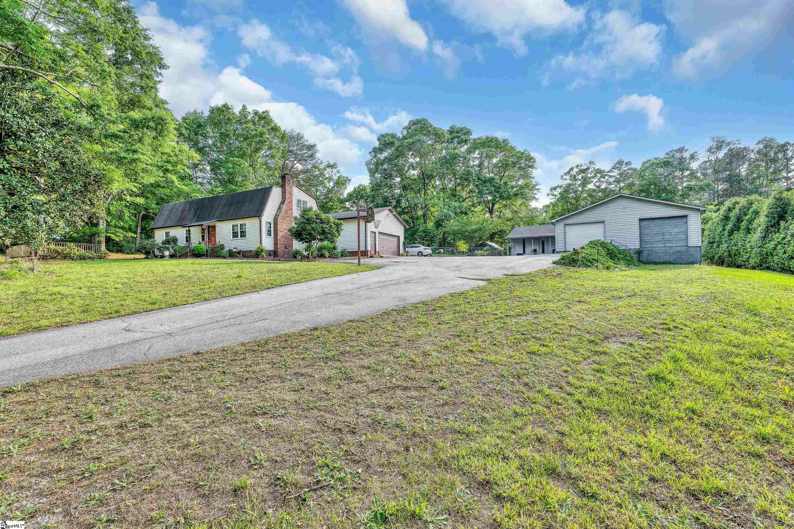 Property Photo: 1227 Seay Road SC 29307