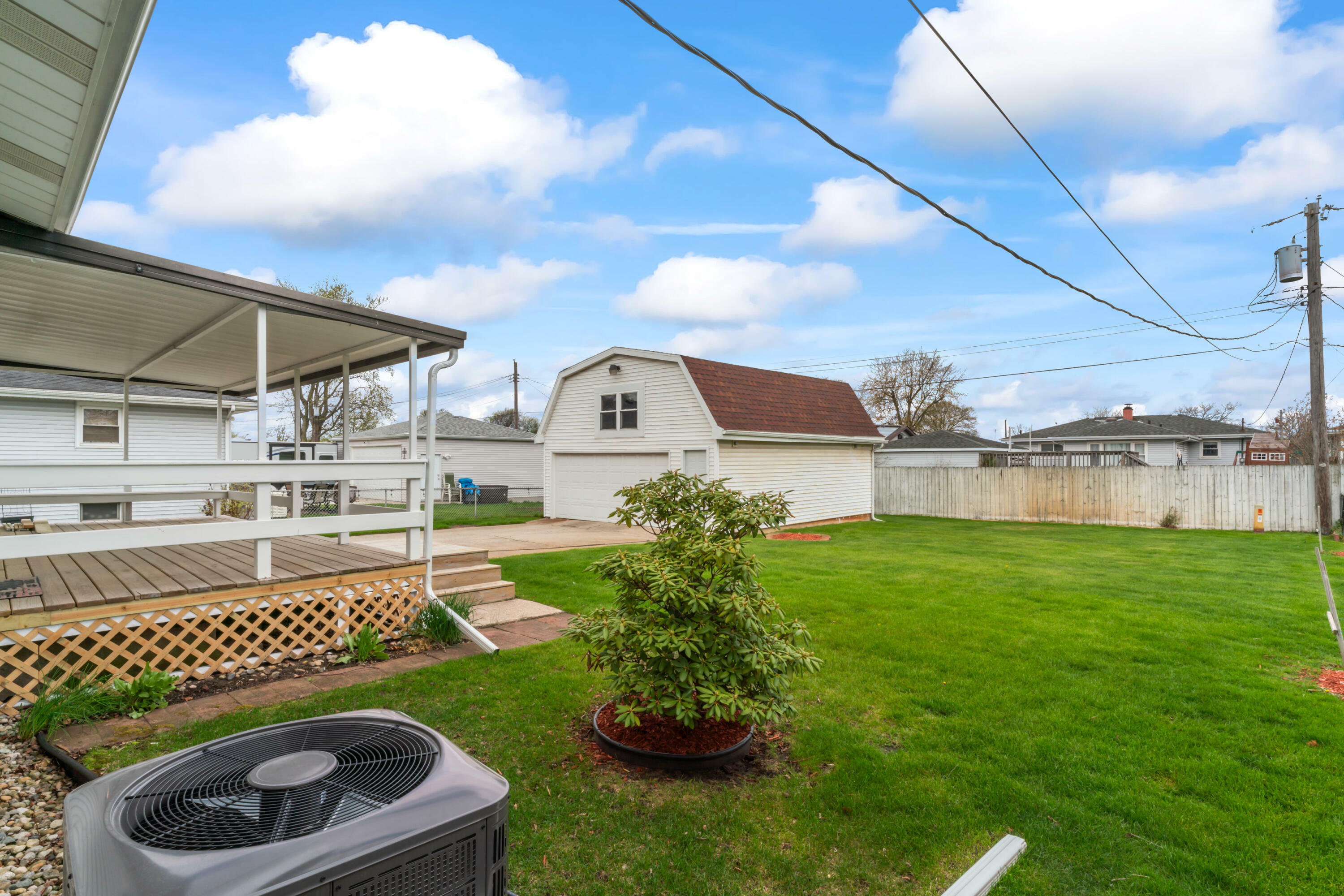 Property Photo: 910 W Pine Place IN 46319