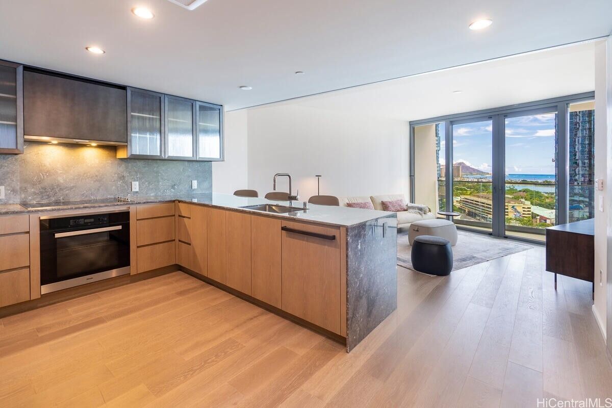 Property Photo:  1000 Auahi Street 1404  HI 96814 