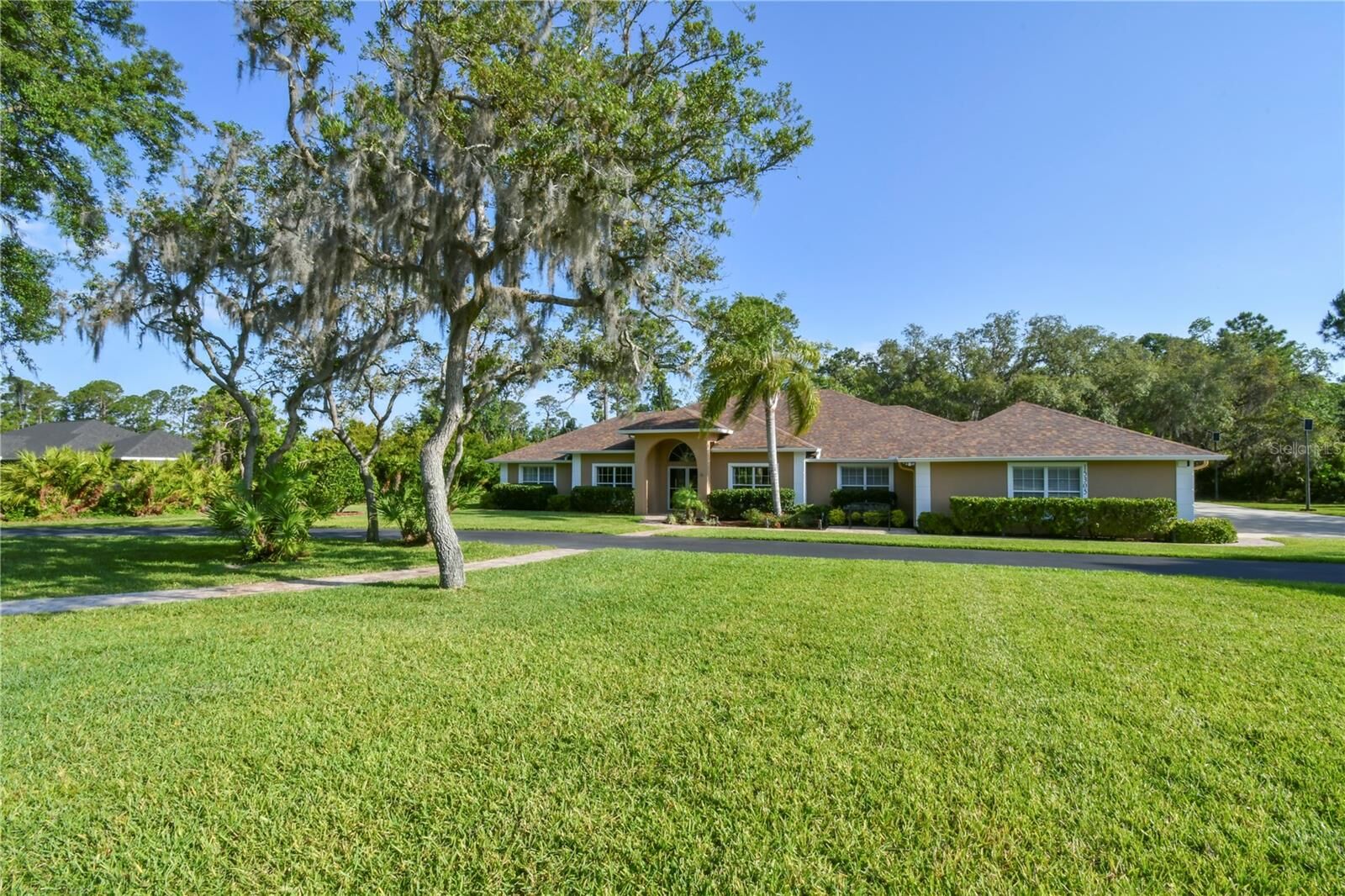 Property Photo: 15305 Shady Lane FL 32778
