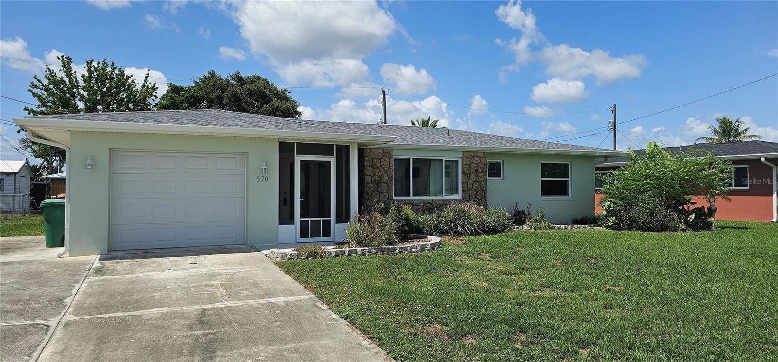 Property Photo: 570 Mimosa Avenue NW FL 33952