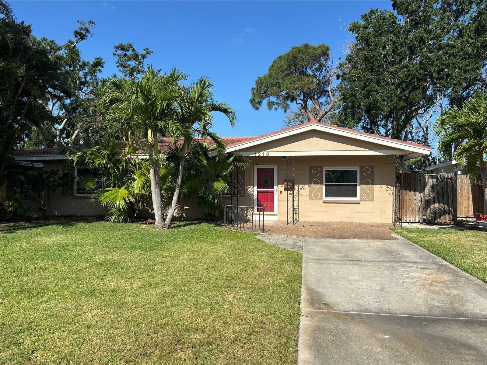 Property Photo: 4218 Carson Street NE FL 33703