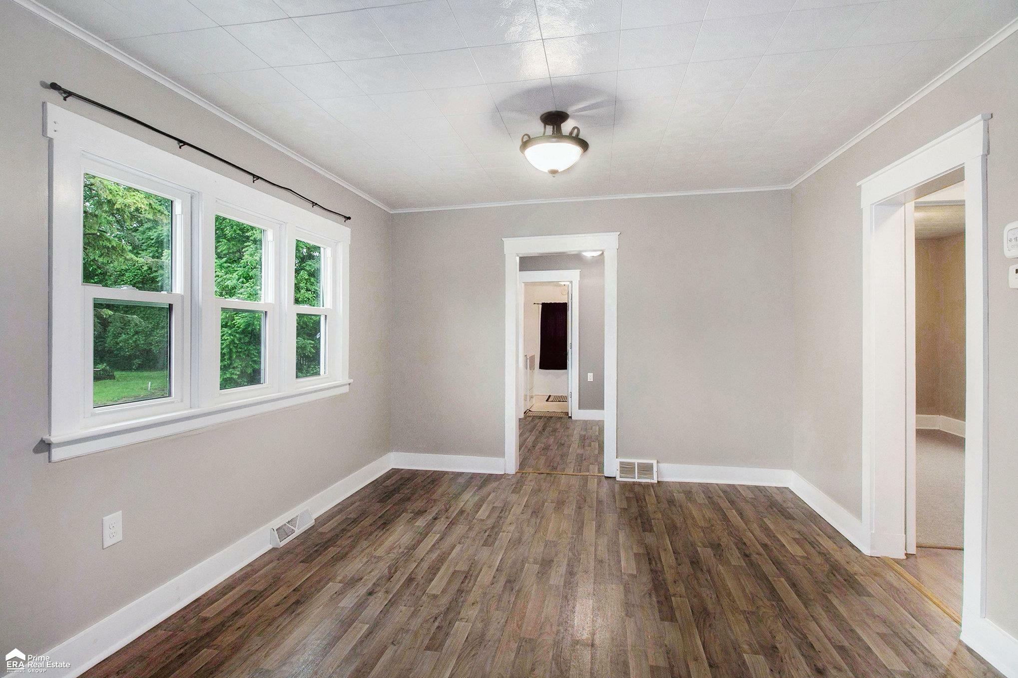 Property Photo: 187 S Saginaw Street MI 48457-9148