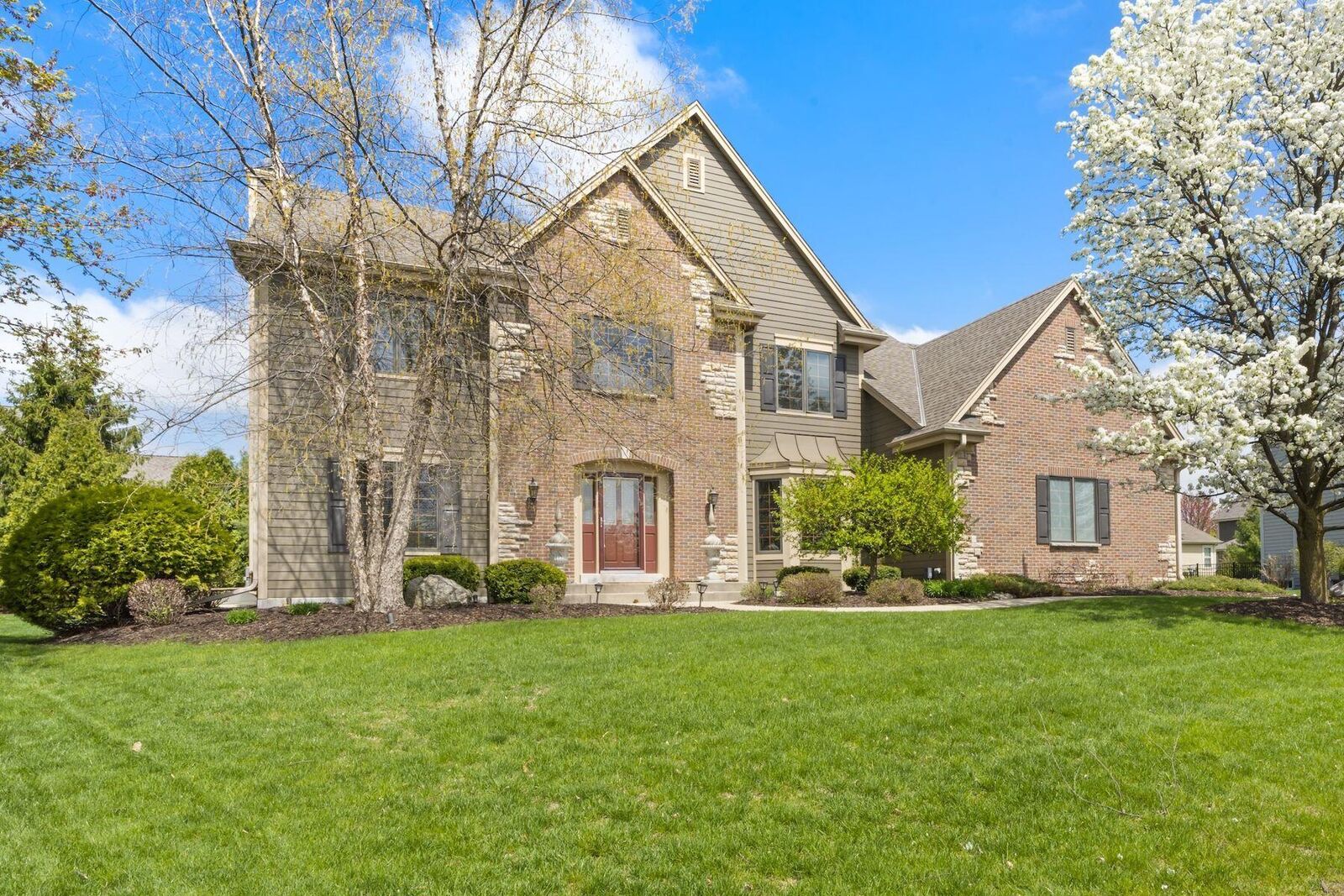 Property Photo: 1828 Glenn Spring Ct WI 53066