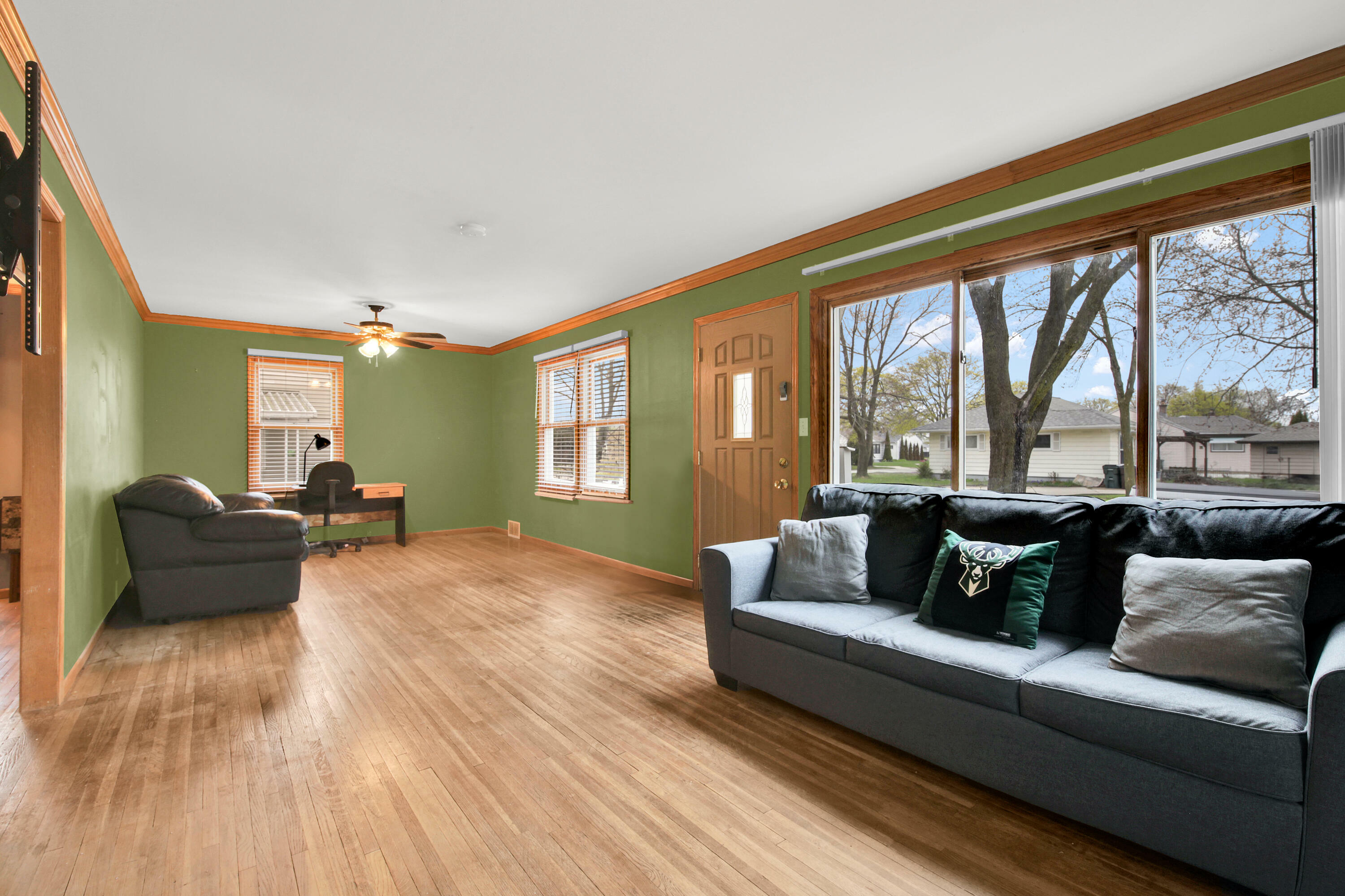 Property Photo: 3317 E Denton Ave WI 53235