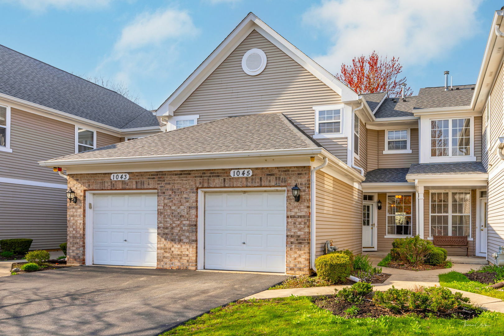 Property Photo: 1045 Sheridan Circle 1045 IL 60563
