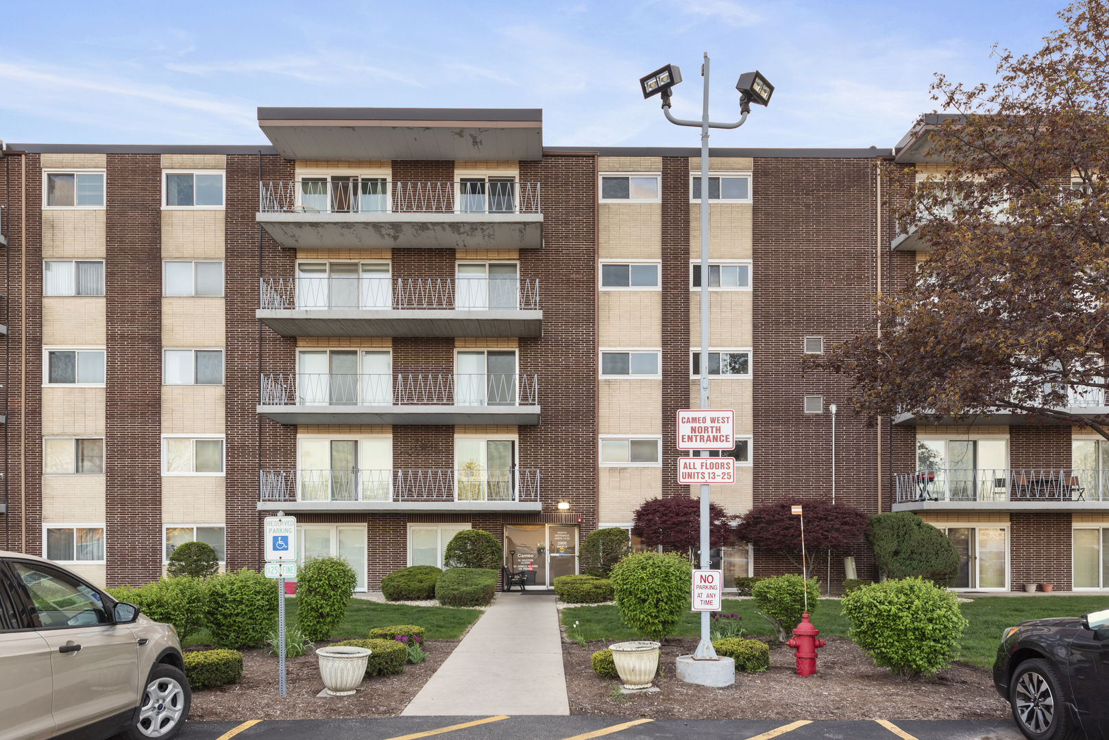Property Photo: 2900 Maple Avenue 18C IL 60515