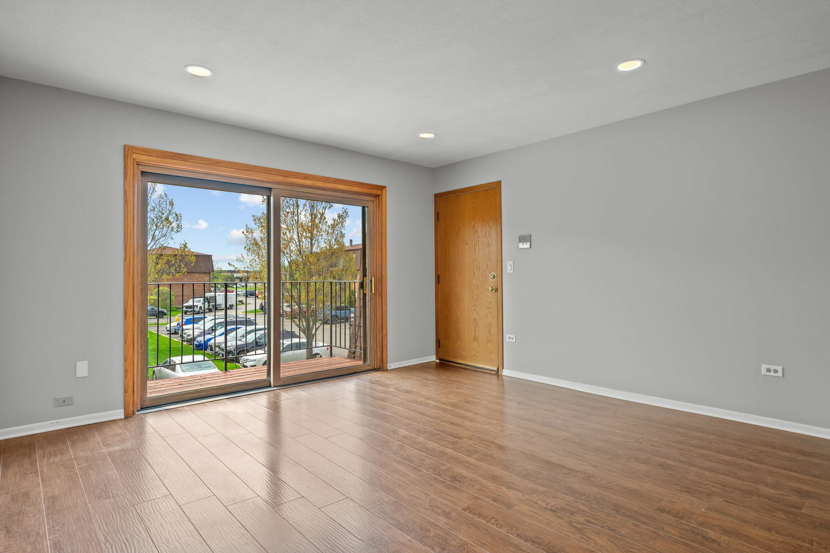 Property Photo: 704 Cobblestone Circle D IL 60025