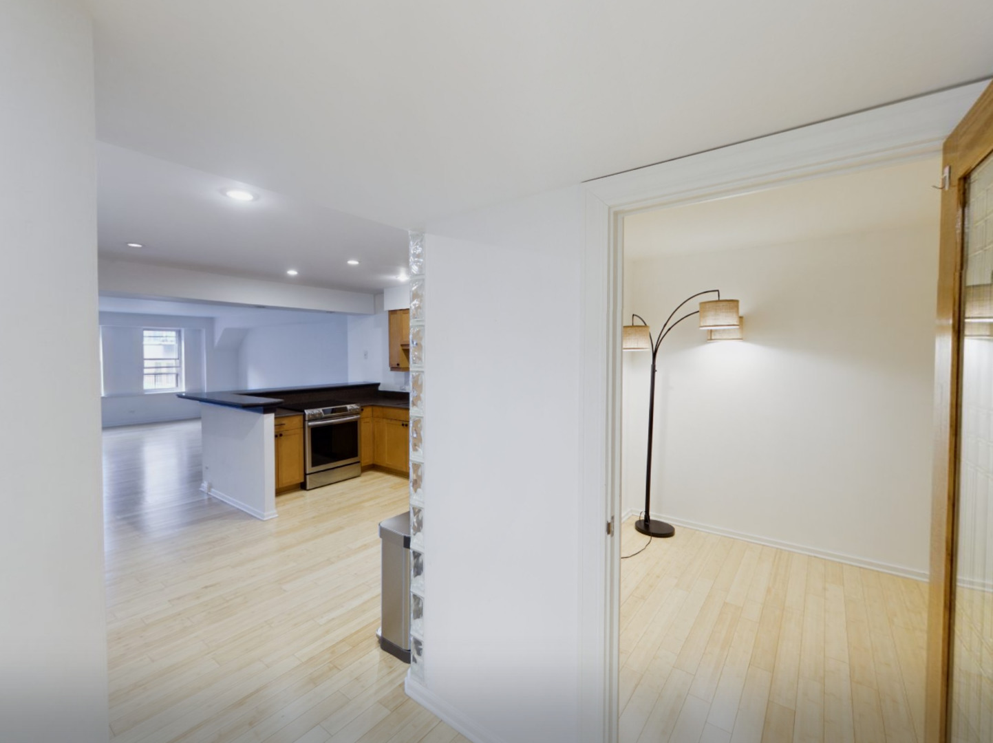 Property Photo: 40 E 9th Street 609 IL 60605