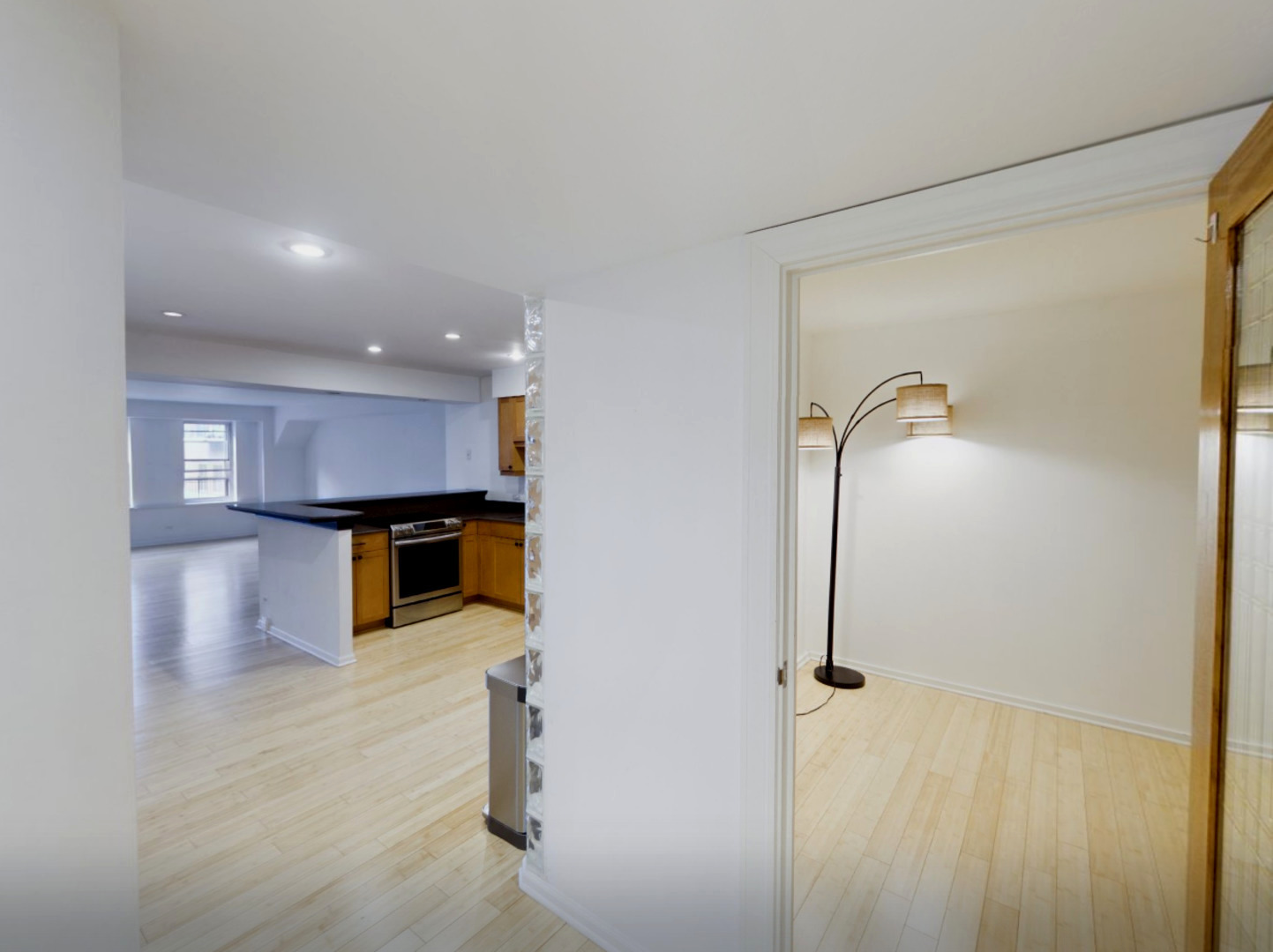 Property Photo: 40 E 9th Street 609 IL 60605