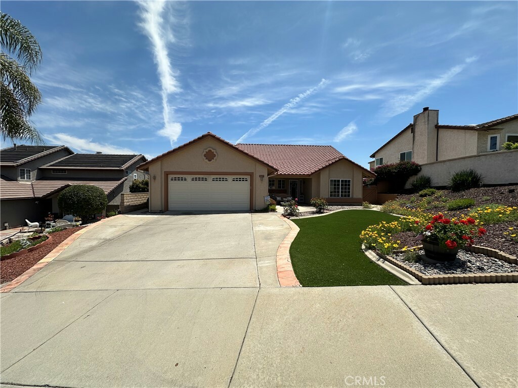 Property Photo: 1728 El Rosal Place CA 92026