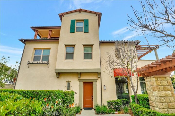 Property Photo:  232 Village Commons Boulevard 21  CA 93012 