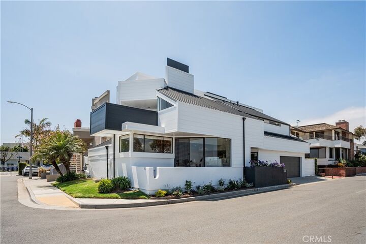 Property Photo:  383 Marina Park Lane  CA 90803 
