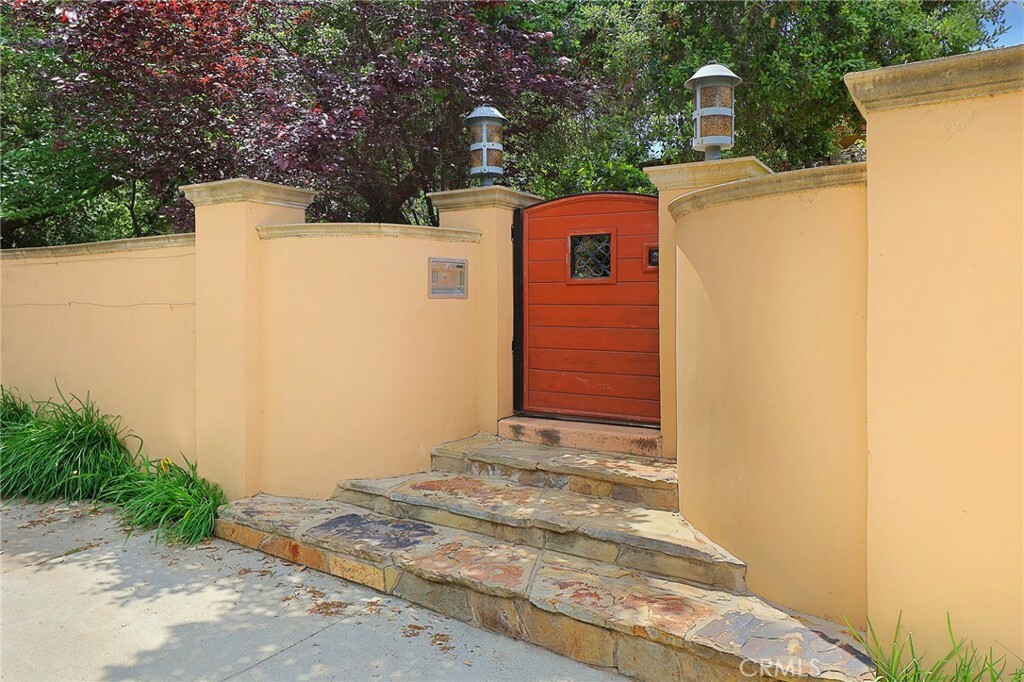Property Photo:  3951 Vanalden Avenue  CA 91356 