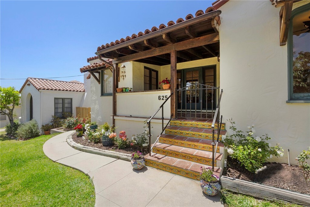 Property Photo: 625 N Richman Avenue CA 92832