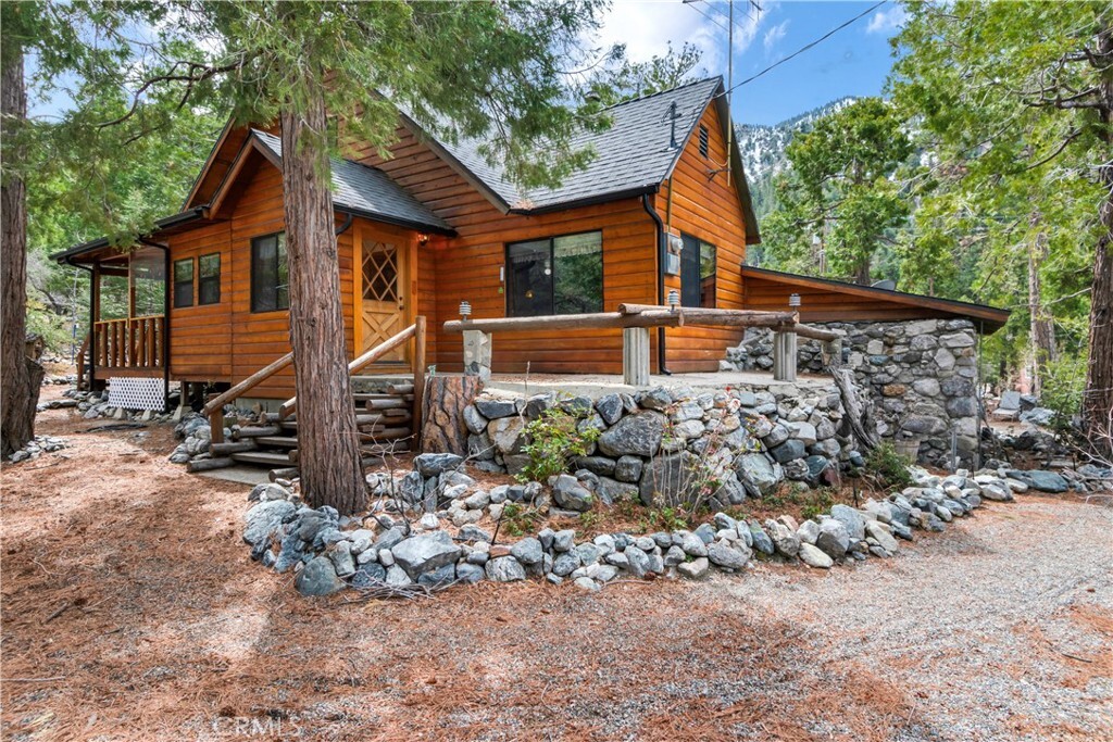 Property Photo: 41524 Alder Drive CA 92339