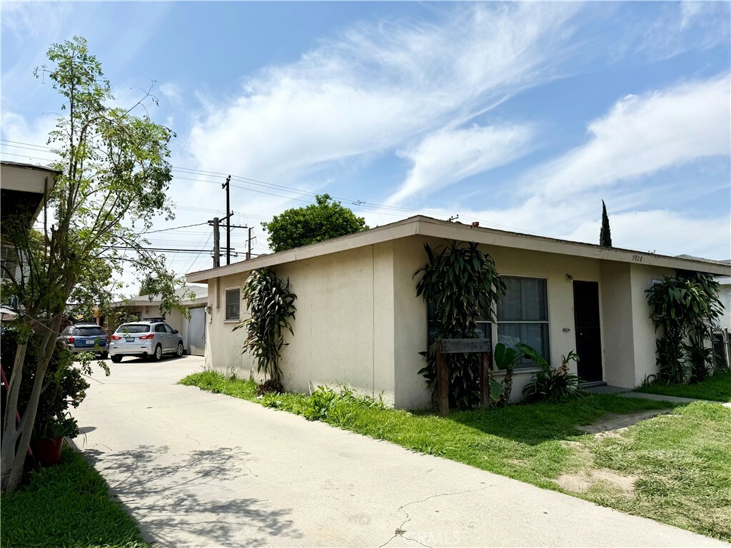 Property Photo: 5928 Priory Street CA 90201