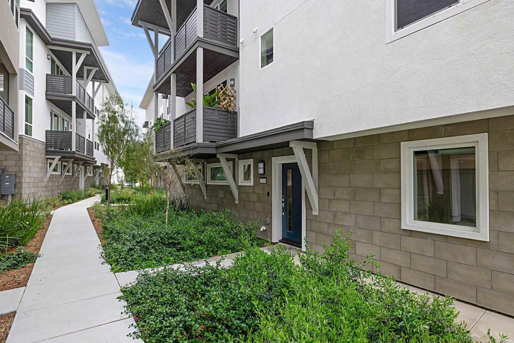 Property Photo: 10456 Newbliss Way CA 92126