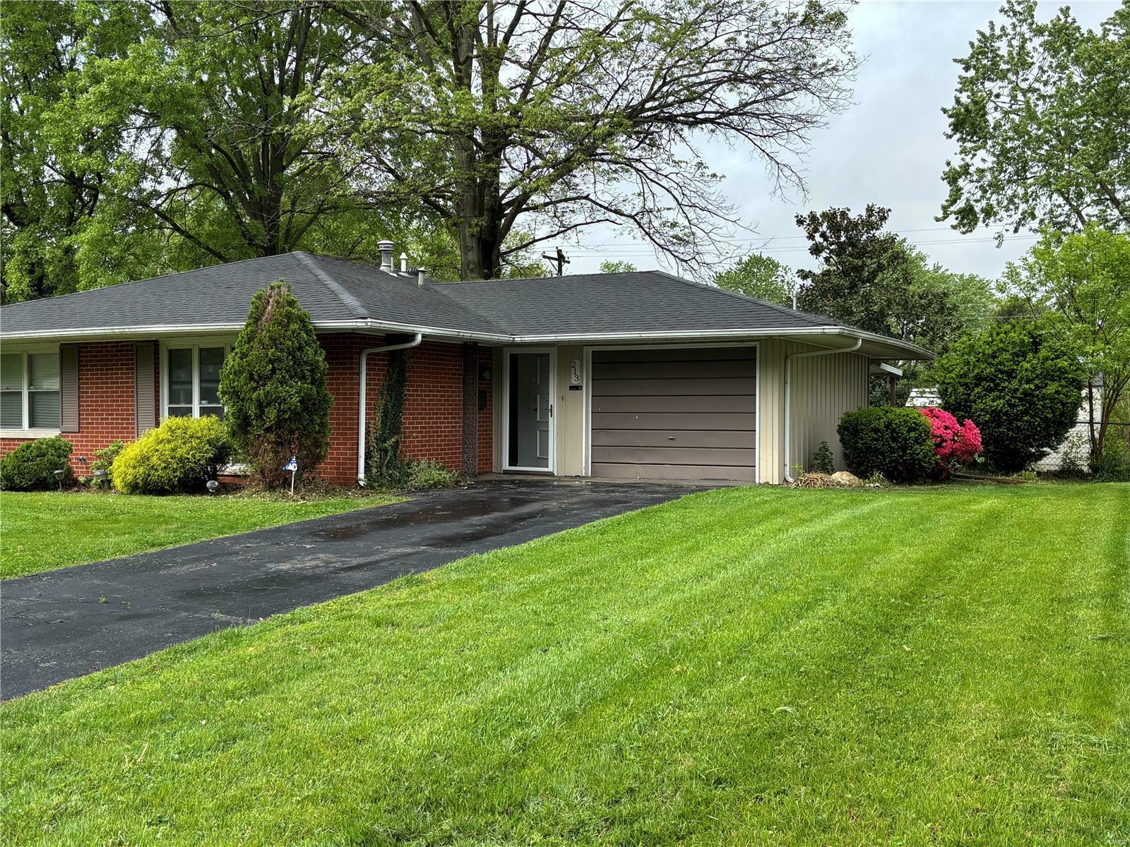 Property Photo: 213 Todd Lane IL 62221