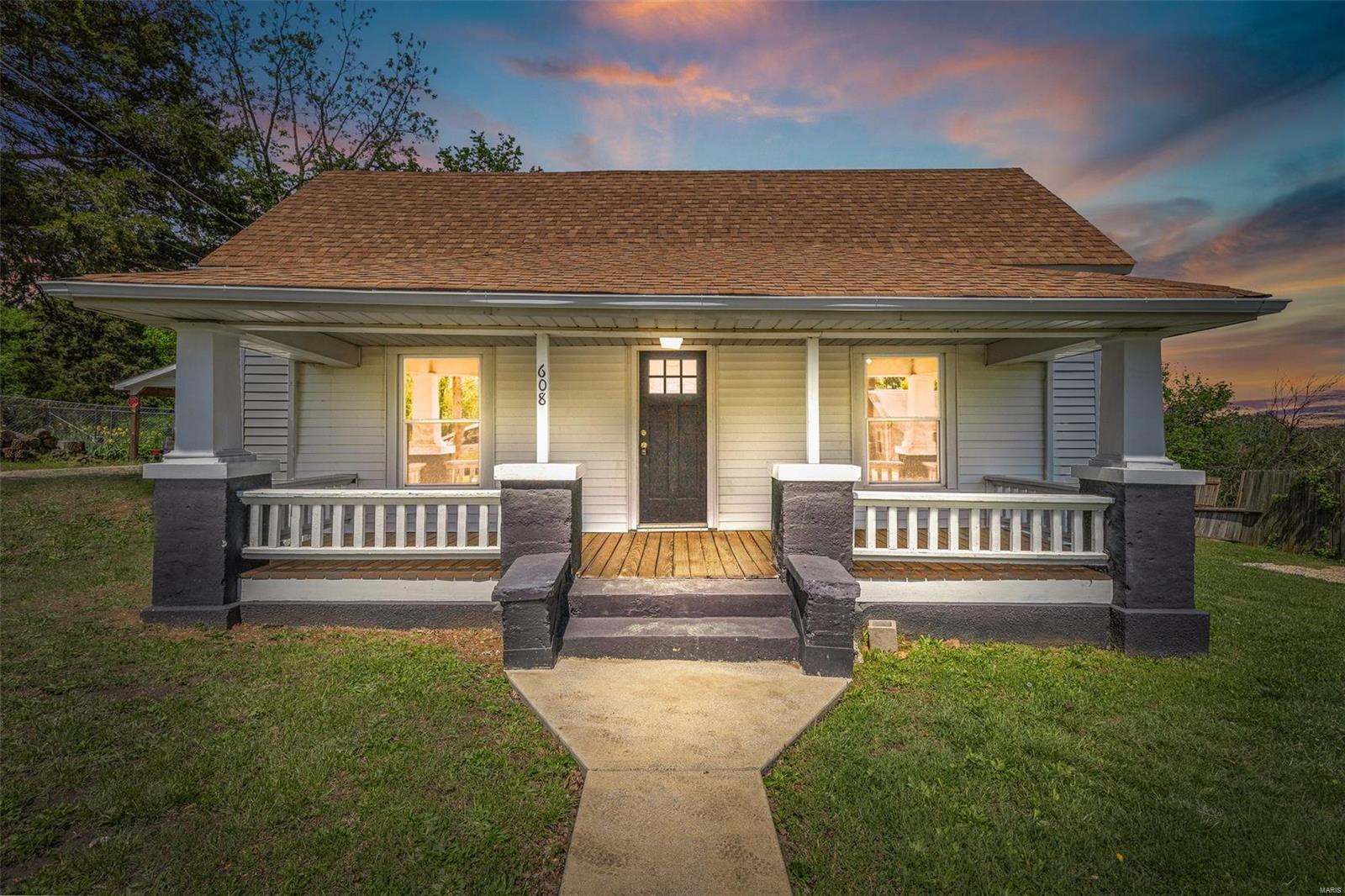 Property Photo: 608 W Main Street MO 63601