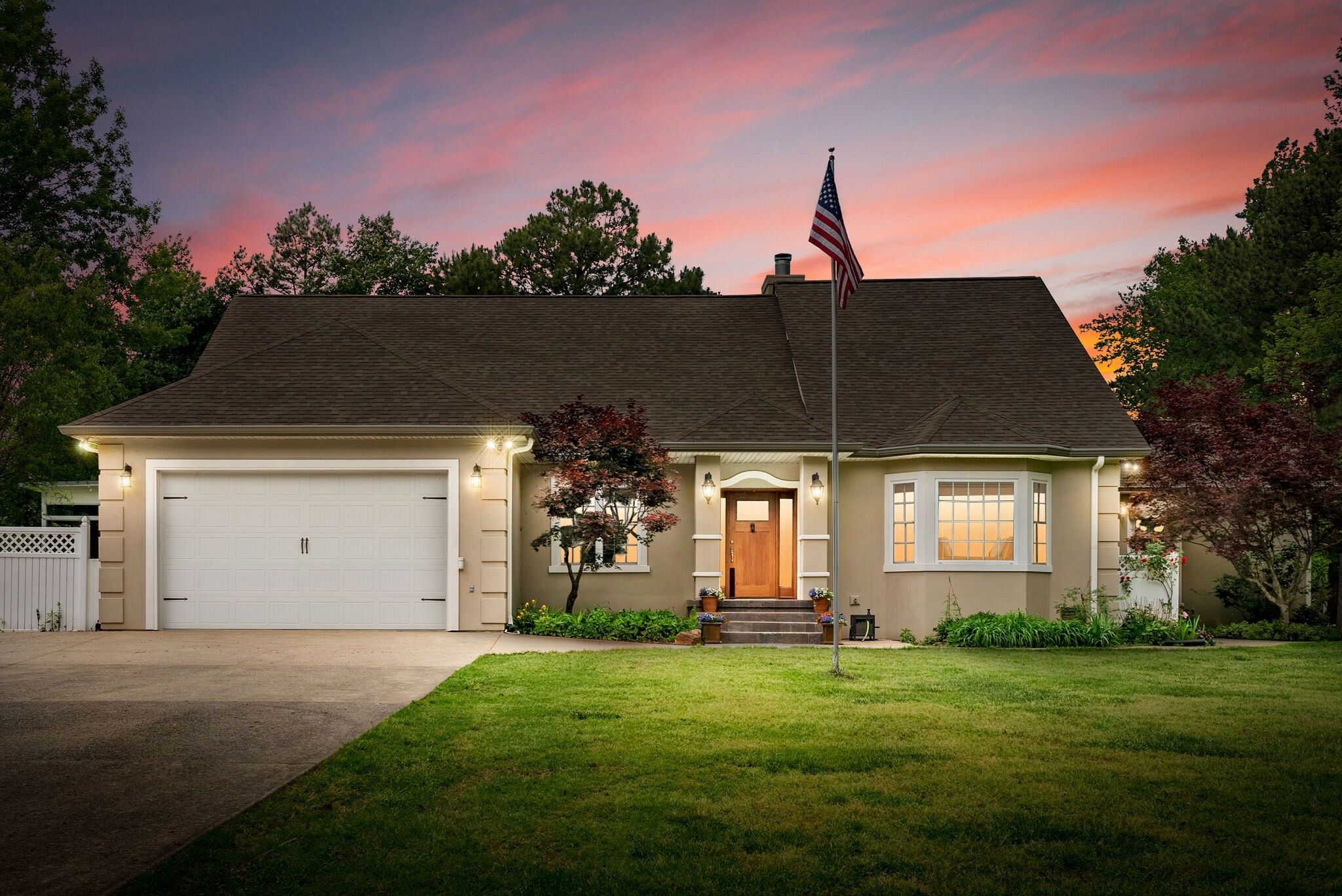 Property Photo: 2614 Lake Rd TN 37191