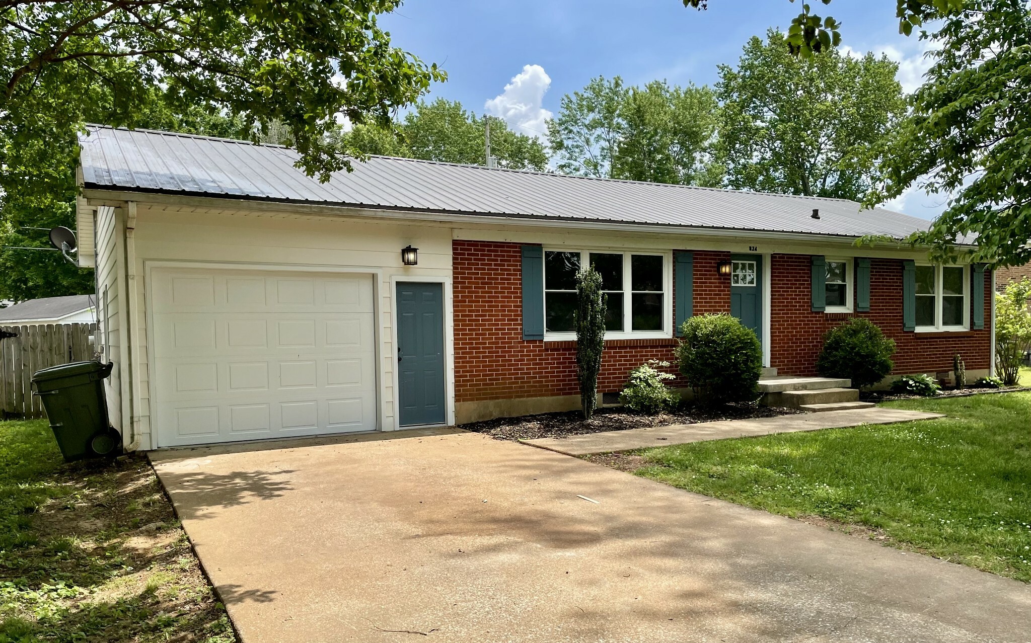 Property Photo: 824 Fair Ave TN 38464