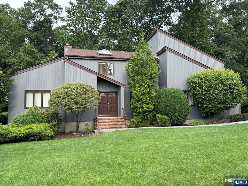 Property Photo:  16 Bayard Lane  NJ 07430 