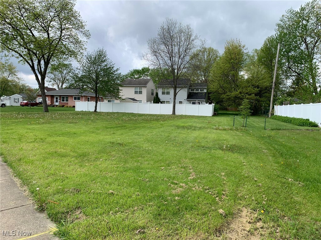 Property Photo: 950 W River Road N OH 44035